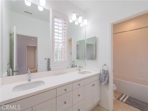 109  Hanging Garden  , Irvine, CA