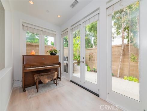 109  Hanging Garden  , Irvine, CA