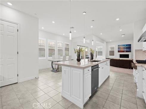 107 Frontier , Irvine, CA