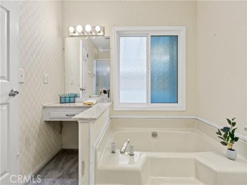 5200 Irvine Blvd Spc 377 , Irvine, CA