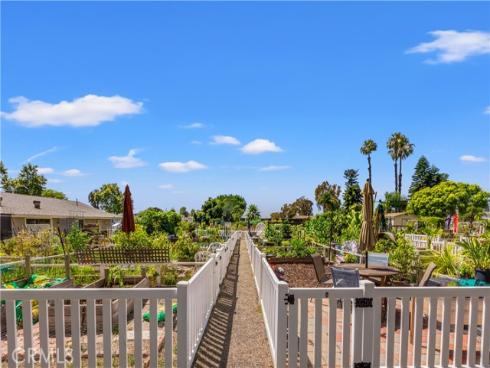 5200 Irvine Blvd Spc 377 , Irvine, CA