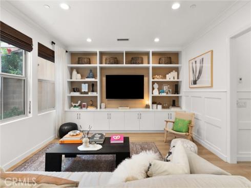 112  Gemstone  , Irvine, CA