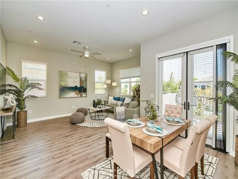 189 Follyhatch , Irvine, CA