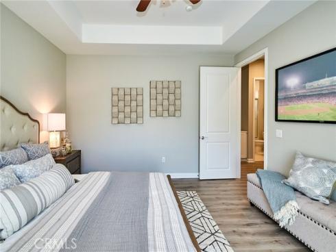 189 Follyhatch , Irvine, CA