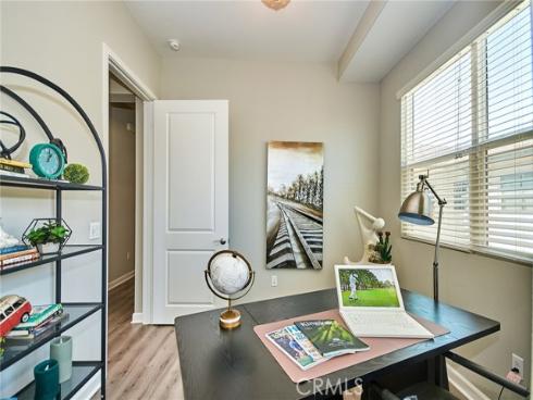 189 Follyhatch , Irvine, CA