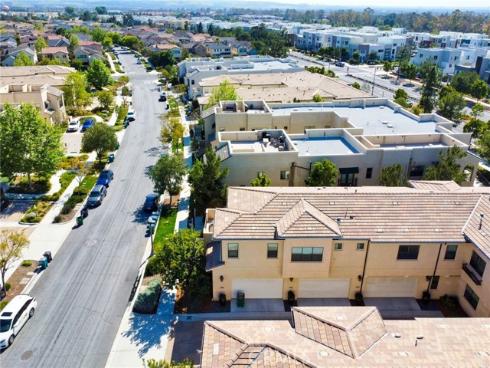 189 Follyhatch , Irvine, CA