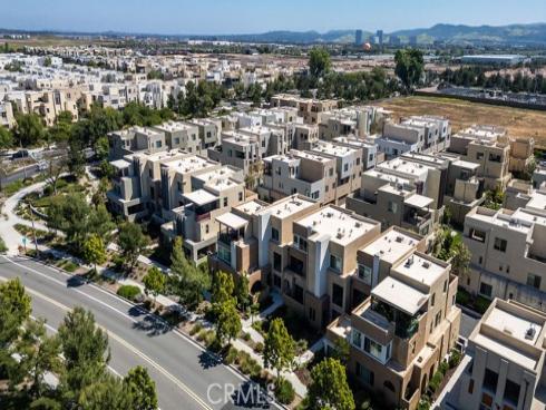 122  Cadence  , Irvine, CA