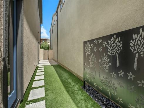 297 Sawbuck , Irvine, CA