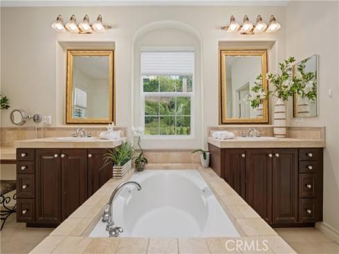 114  Treehouse  , Irvine, CA