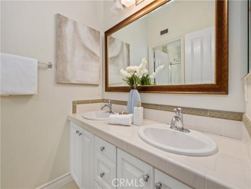 114  Treehouse  , Irvine, CA