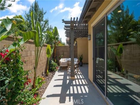 125  Annuals  , Irvine, CA