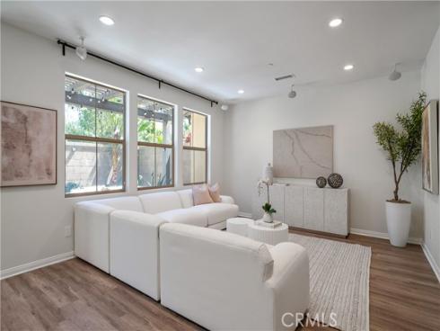 125  Annuals  , Irvine, CA