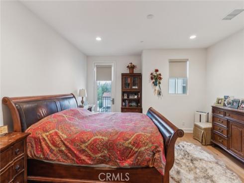 134 Halo , Irvine, CA