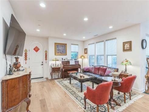 134 Halo , Irvine, CA