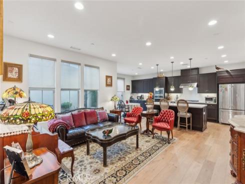 134 Halo , Irvine, CA