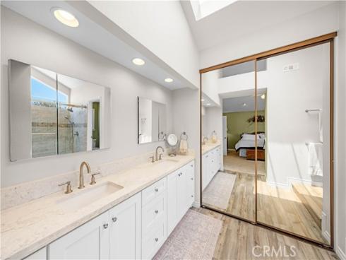 19 Christamon , Irvine, CA