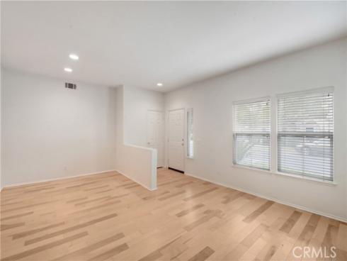 5 Chinaberry , Irvine, CA