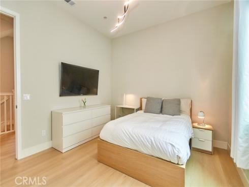 259 Chorus , Irvine, CA