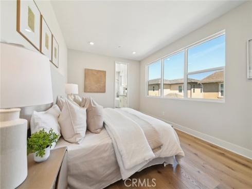 56 Chasma , Irvine, CA