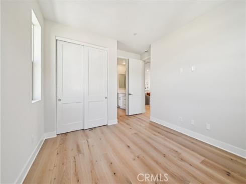 56 Chasma , Irvine, CA