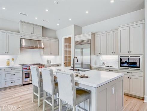 100  Bozeman  , Irvine, CA