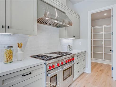 100  Bozeman  , Irvine, CA