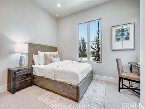 100  Bozeman  , Irvine, CA