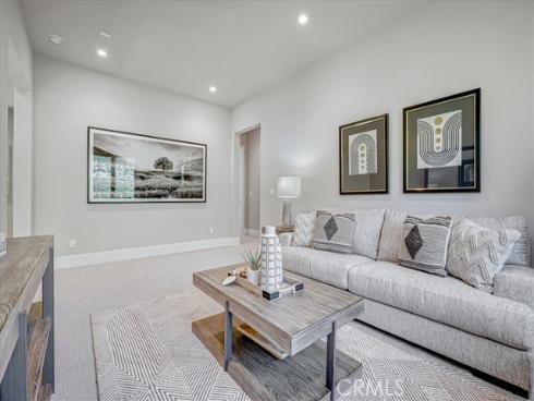 100  Bozeman  , Irvine, CA