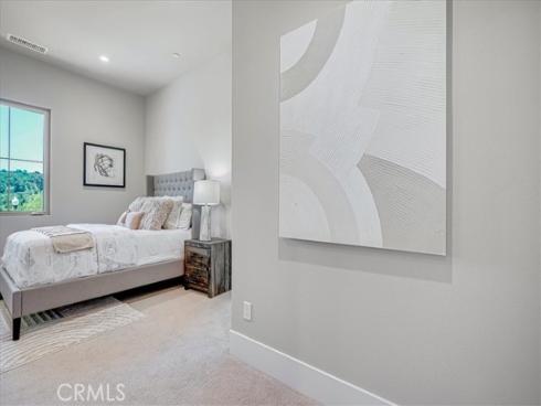 100  Bozeman  , Irvine, CA