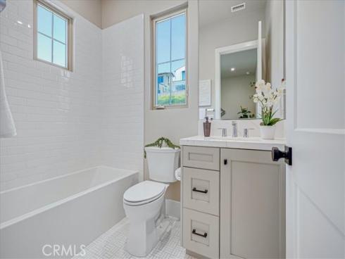 100  Bozeman  , Irvine, CA