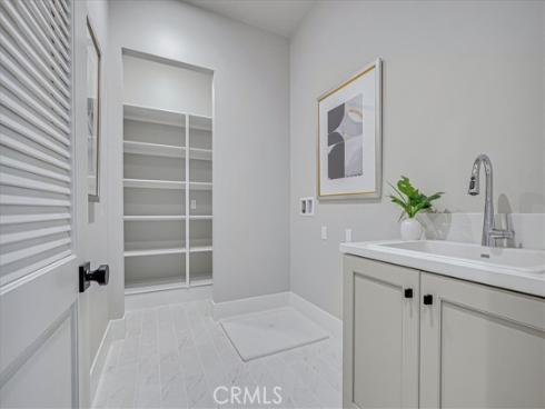 100  Bozeman  , Irvine, CA