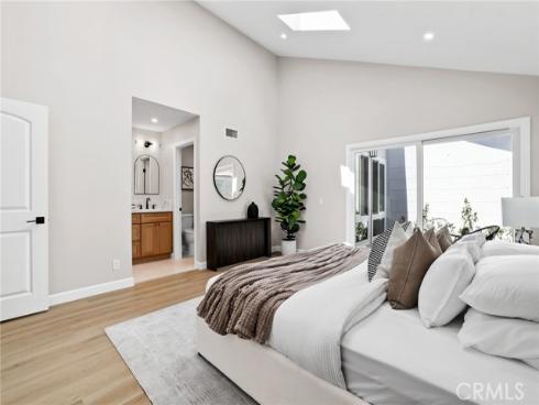 25 Almond Tree Lane, Irvine, CA