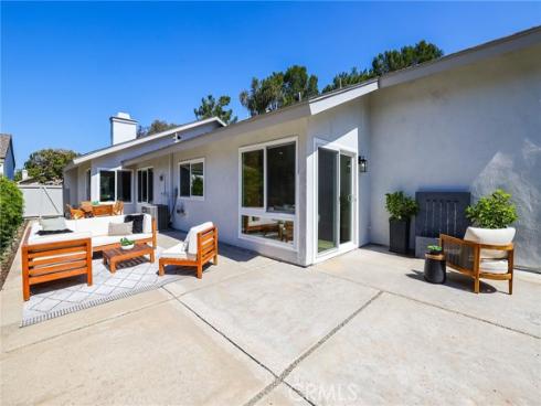 25 Almond Tree Lane, Irvine, CA