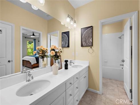 21 Fanpalm , Irvine, CA