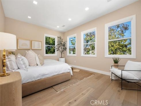 64 Mann Street, Irvine, CA