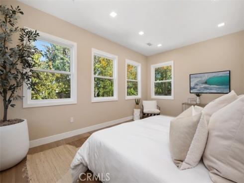 64 Mann Street, Irvine, CA