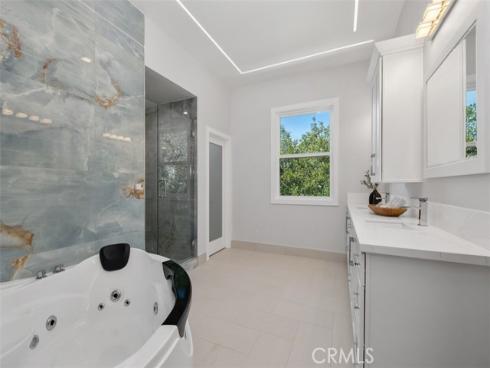 64 Mann Street, Irvine, CA