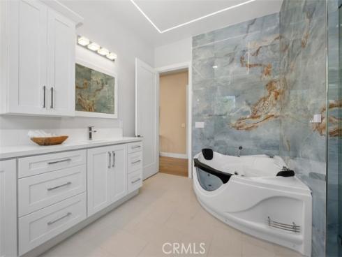 64 Mann Street, Irvine, CA