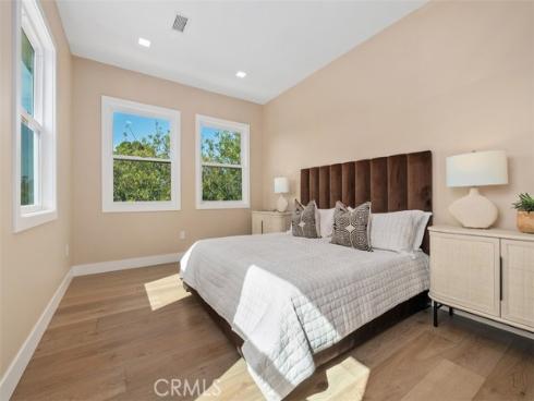 64 Mann Street, Irvine, CA