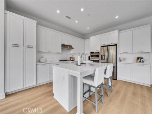 107 Plum Lily , Irvine, CA