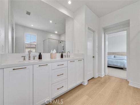 107 Plum Lily , Irvine, CA