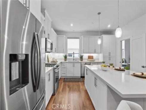 2206 Synergy , Irvine, CA