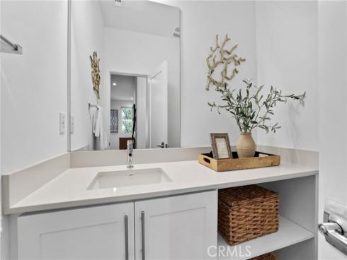 2206 Synergy , Irvine, CA