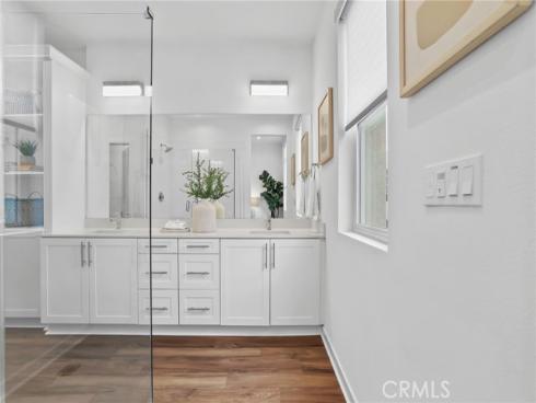 2206 Synergy , Irvine, CA