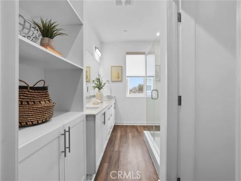 2206 Synergy , Irvine, CA