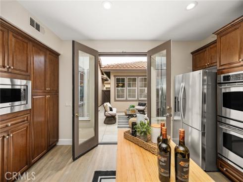 61 Wonderland , Irvine, CA