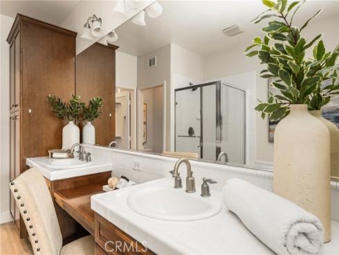 61 Wonderland , Irvine, CA