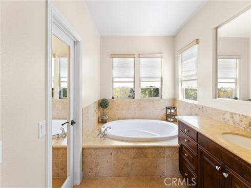 27 Milrose , Irvine, CA