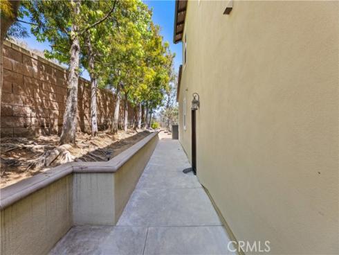 27 Milrose , Irvine, CA