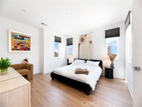 188 Merit , Irvine, CA